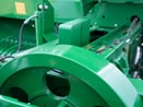 Balanced flywheel and Powerful gearbox square baler