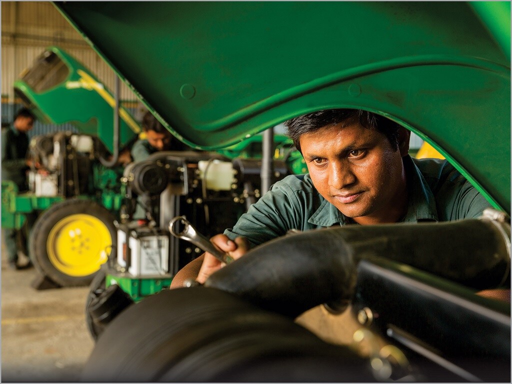 John Deere India , John Deere Service and Support , Right Profile